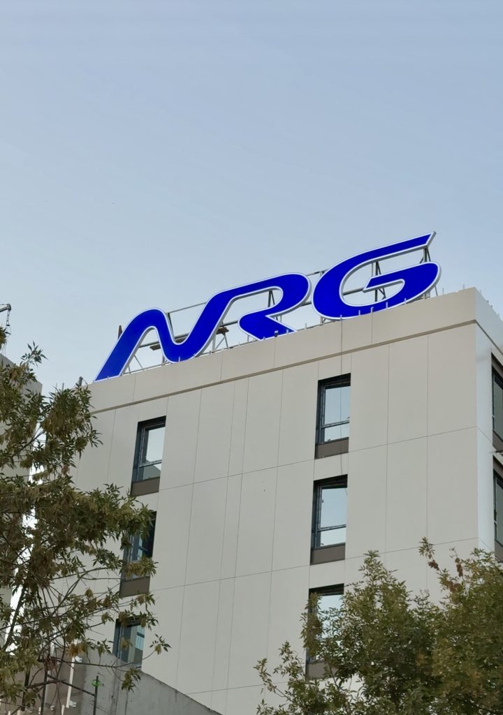 Крышные световые конструкции для TM «NRG»