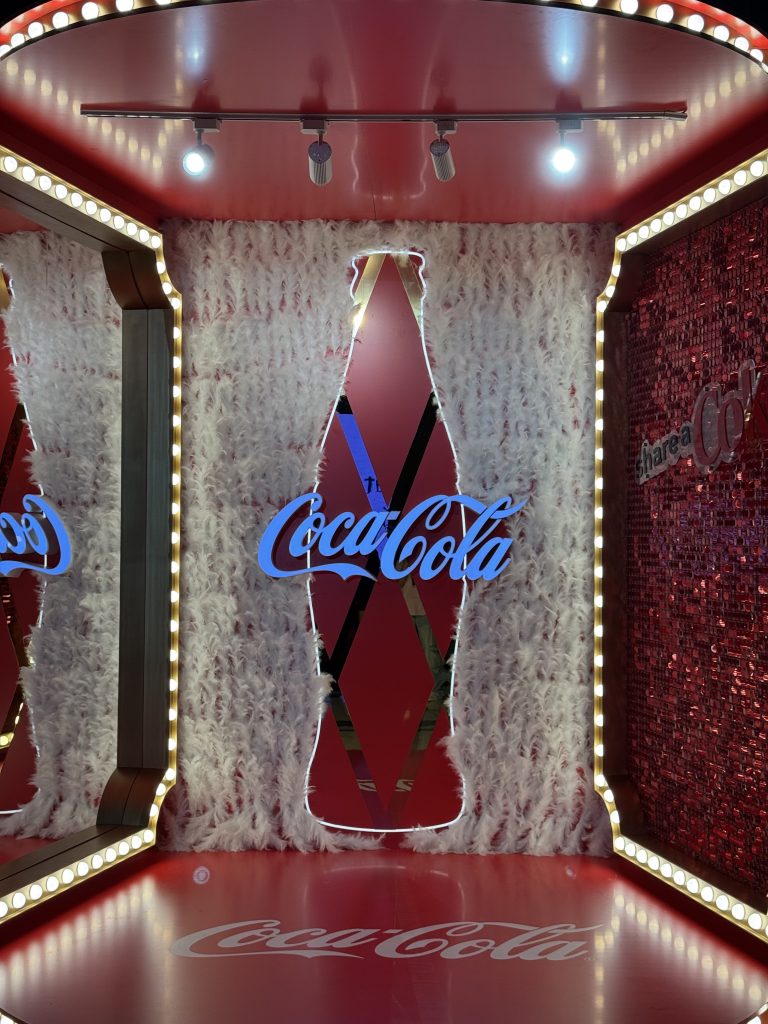 Имиджевая инсталляция для TM «Coca-Cola» в Hyatt Regency