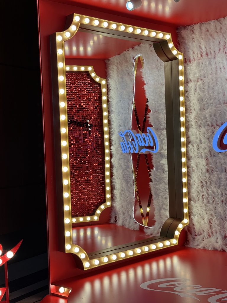 Имиджевая инсталляция для TM «Coca-Cola» в Hyatt Regency