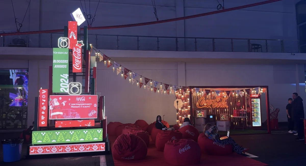 Anhor bog’ida Coca-Cola uchun kreativ fotozonalar